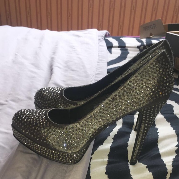 High heels - Picture 2 of 2